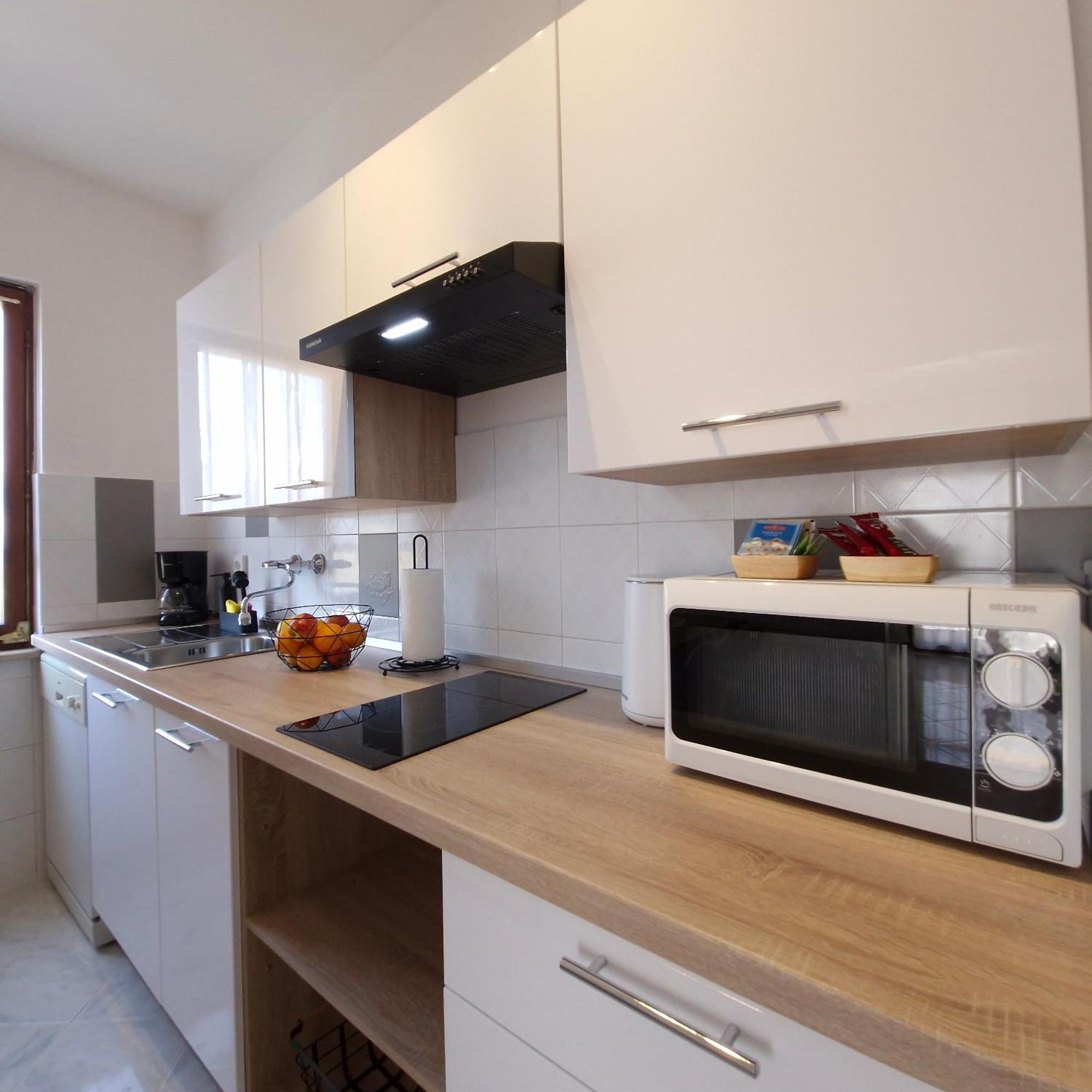 Lily's Lovely Apartment
